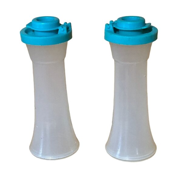 Vintage Tupperware Salt & Pepper Shakers Set Blue Closeable Lids Spice 4" - Picture 1 of 13